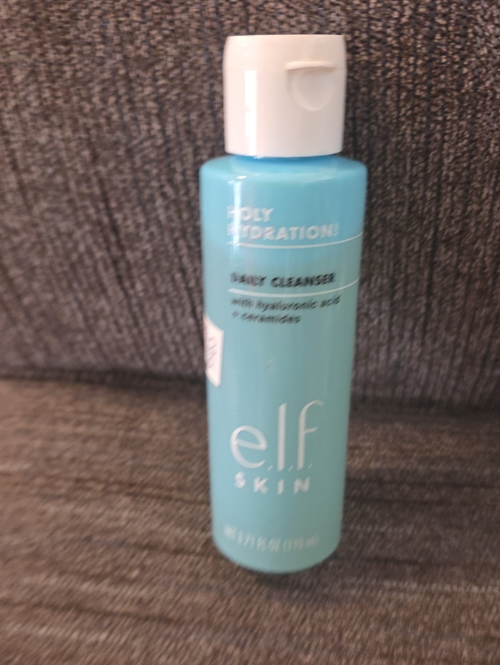 ELF Skin Holy Hydration Daily Cleanser - Blue & White